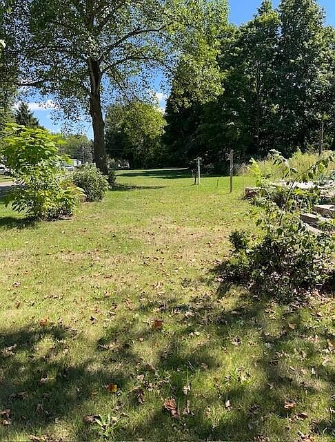 2nd image of 700 11th St