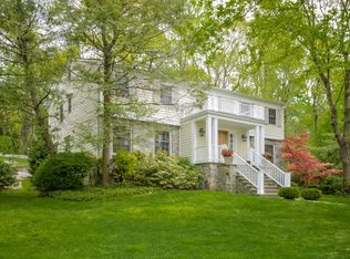 12 Hilltop Rd, Larchmont, NY 10538