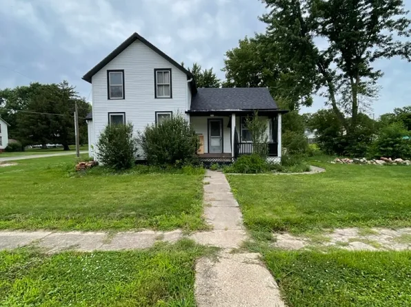202 N Walnut St, Sheffield, IL 61361