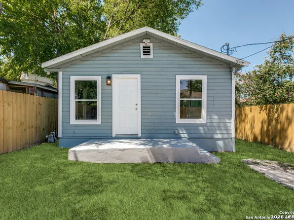 2017 Lyons St, San Antonio, TX 78207
