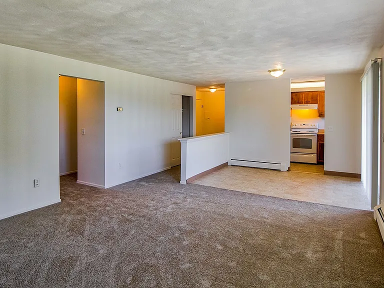 Westbrooke Commons Apartments and Townhomes — Photo 40