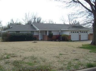 2104 Juanito Ave, Ponca City, OK 74604