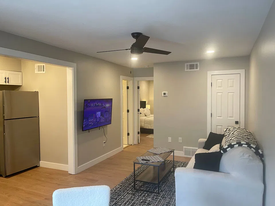 156 Clark Pl #203
