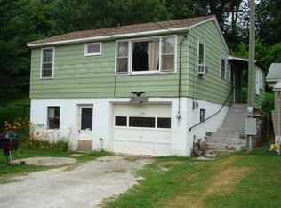 128 W Gay St, Windsor, PA 17366