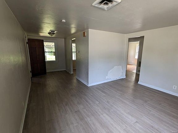 3rd image of 346 Saint Louis Ave