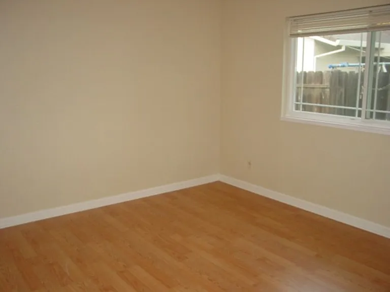 9952 Vanguard Dr — Photo 8