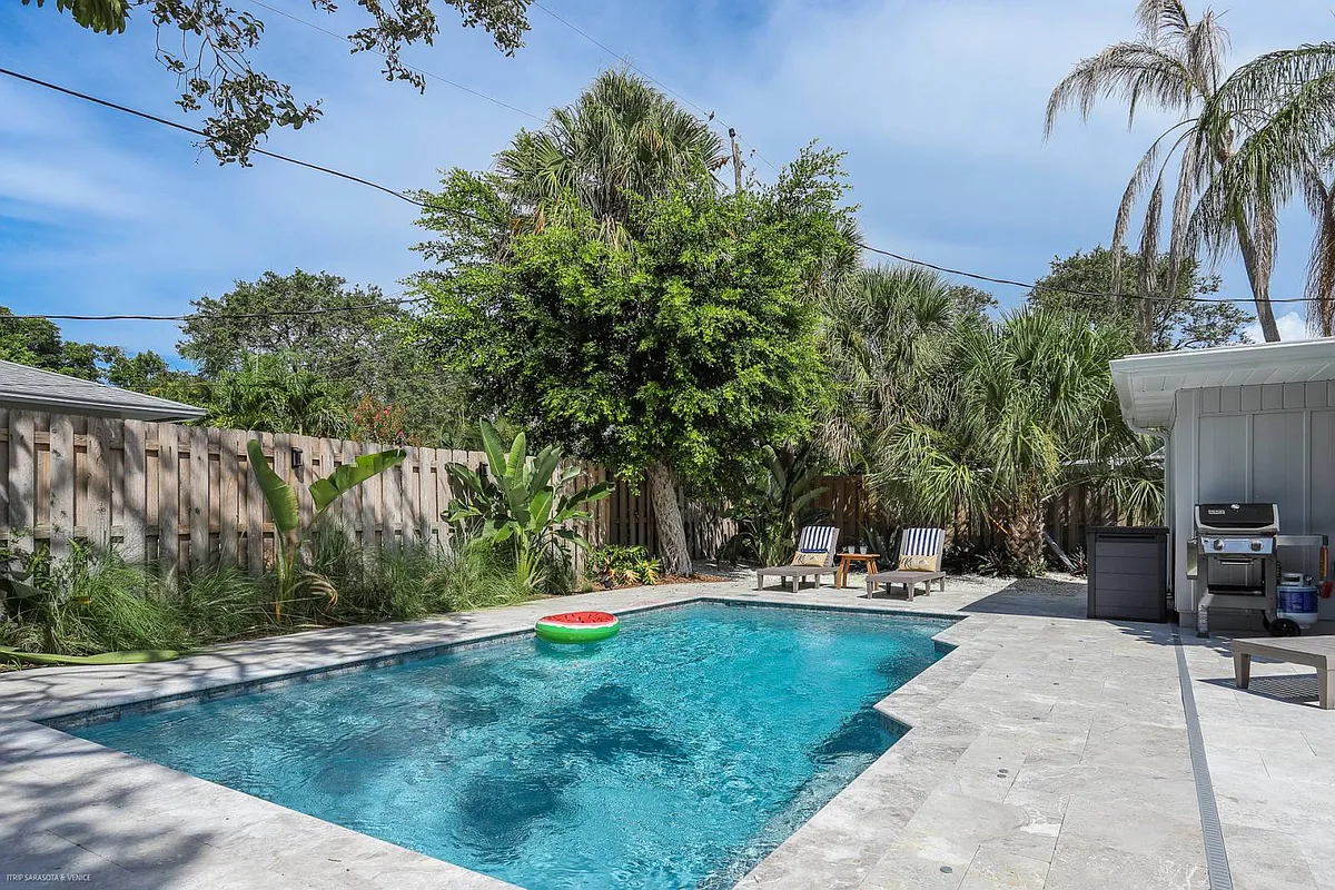 Building Photo - 7412 Starfish Dr