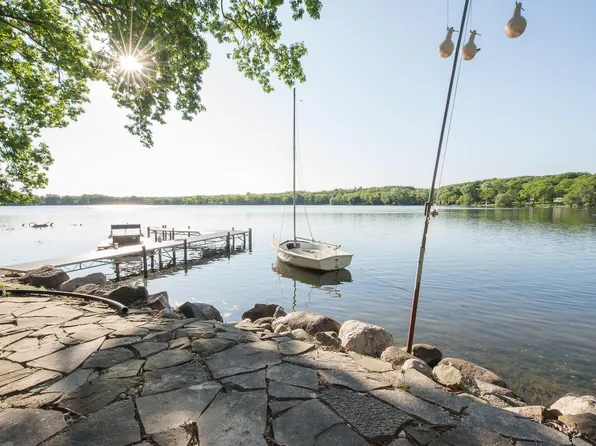 8790 Hendricks Dr, Brighton, MI 48116