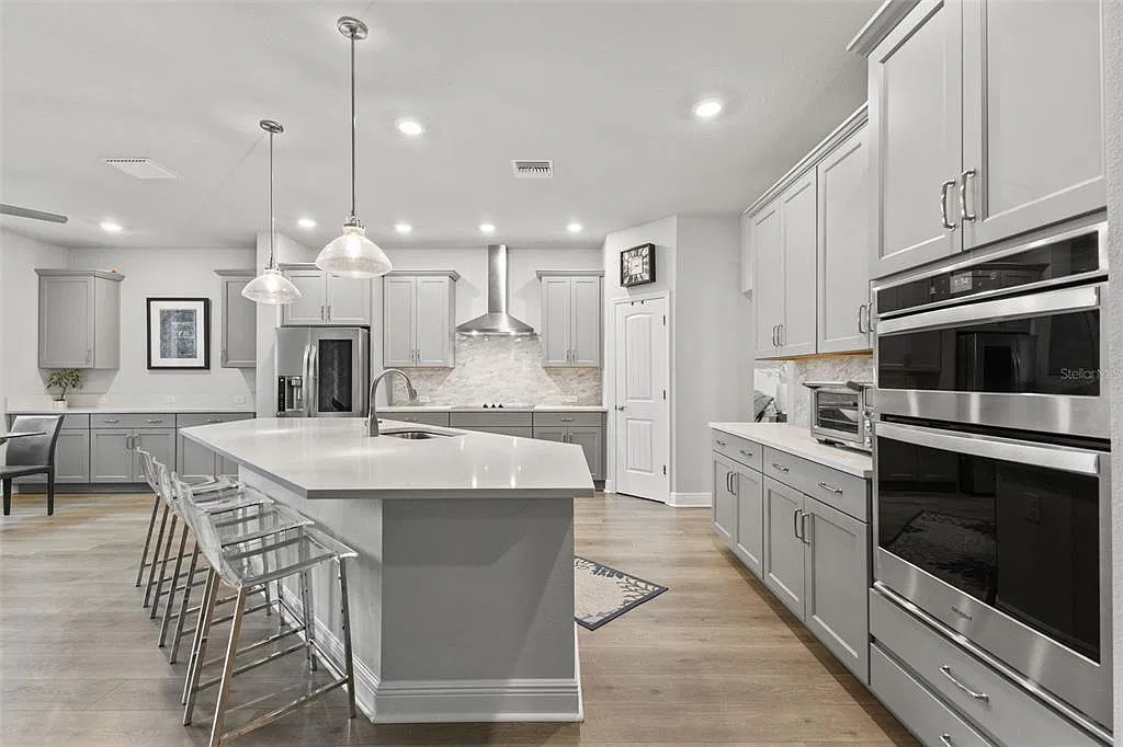 4 bed, 3.0 bath, 2687 sqft, $5,800 — Photo 4