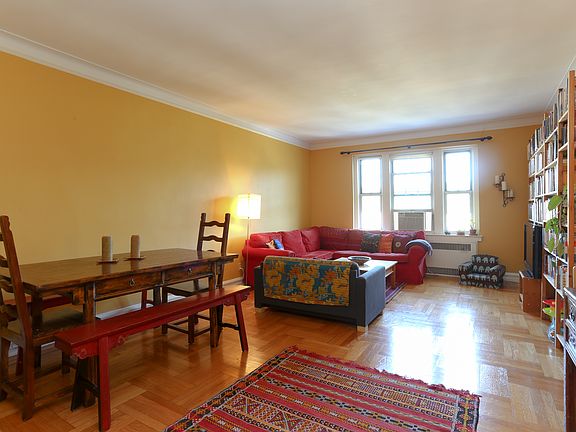 3rd image of 21 N Chatsworth Ave APT 6G