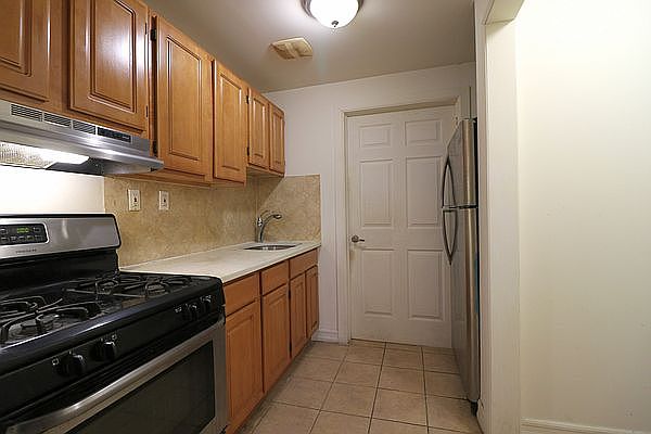 1st image of 8 Spencer Pl APT 1F