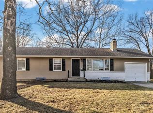 104 NW Walnut St, Lees Summit, MO 64063