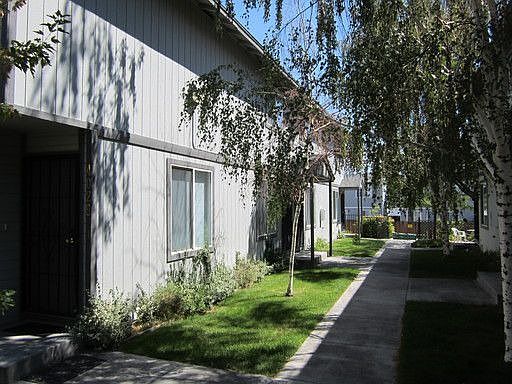 1st image of 4029 Pheasant Dr Unit 4
