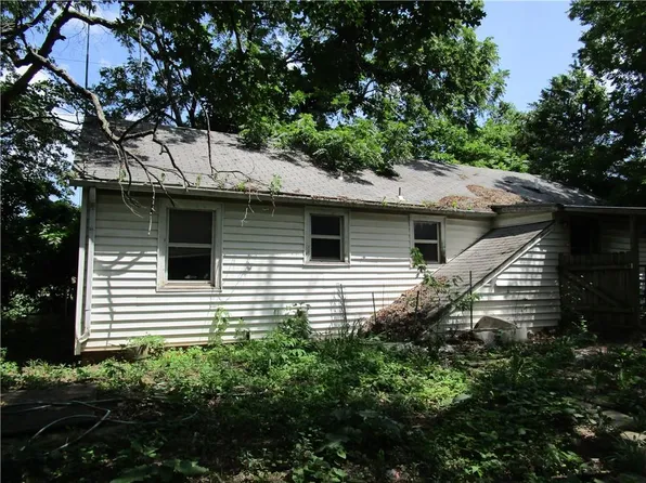 27057 W 223rd St, Spring Hill, KS 66083