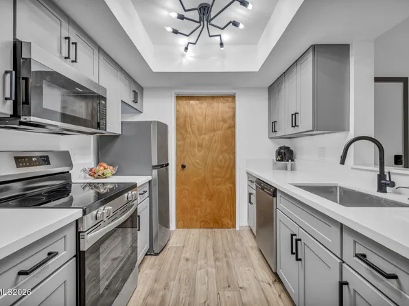 530 E Patriot Blvd APT 124, Reno, NV 89511
