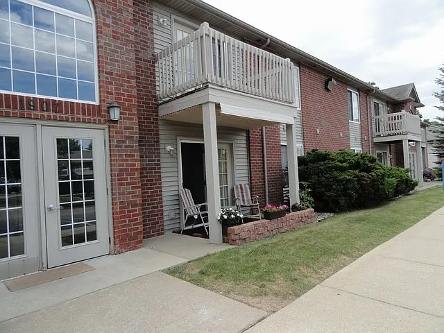 Springbrook Meadows Apartments — Photo 19