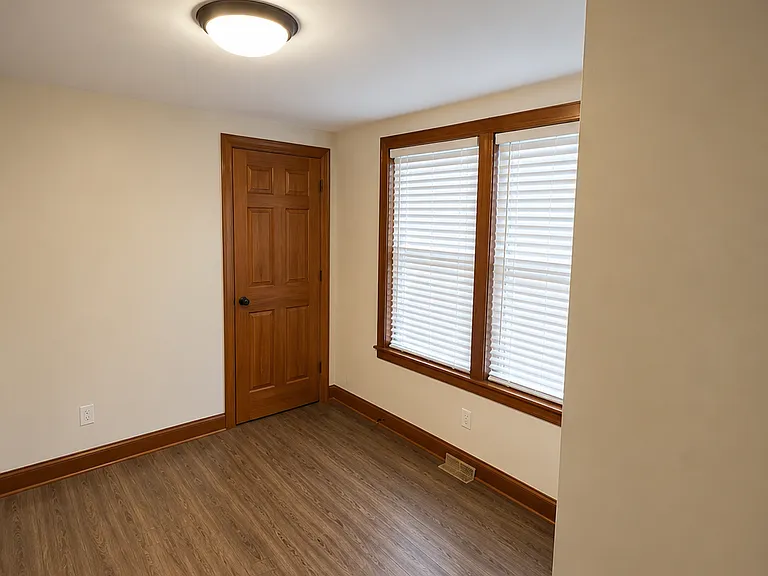 10 Pine St #1 — Photo 6