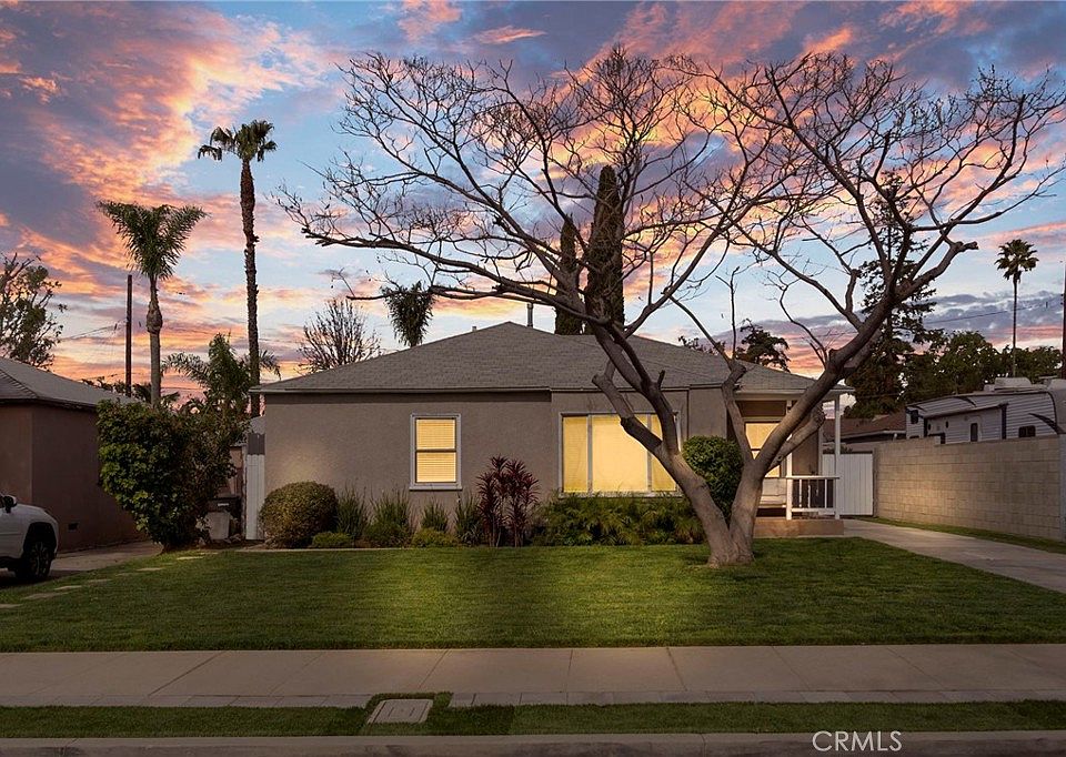 1st image of 1127 W Acacia Ave