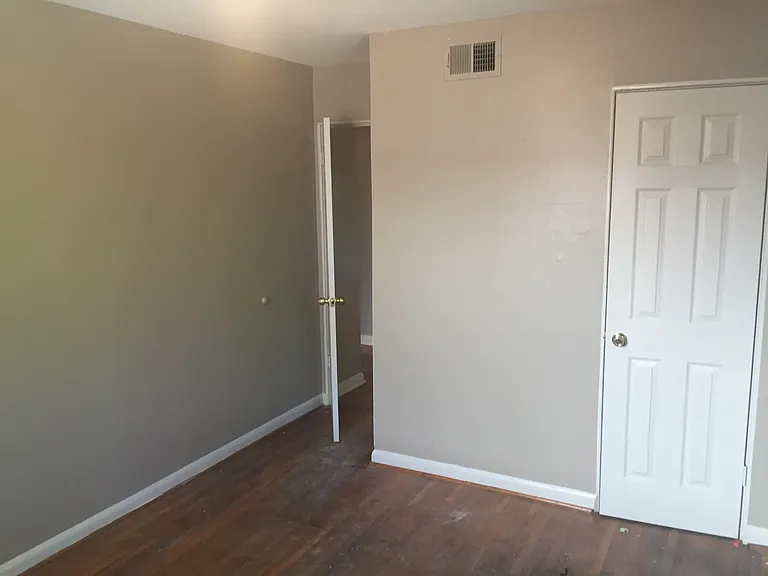 1015 Kavanaugh Blvd #D — Photo 5