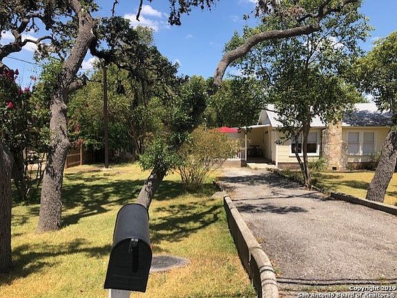 3rd image of 414 Oak Park Dr