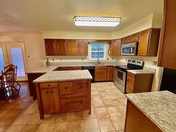 4th image of 4303 Berwick Pl