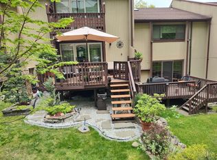 37 Rockledge Dr, Suffern, NY 10901