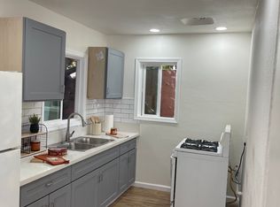 346 E 35th St #348-1/2, Los Angeles, CA 90011