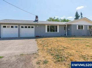 163 N 6th St, Jefferson, OR 97352