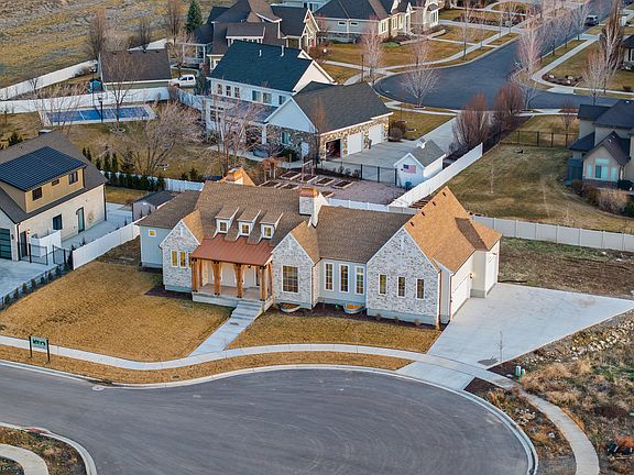 2nd image of 473 W 350 S #31