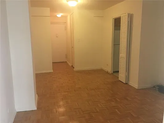 Rented by R New York | media 18