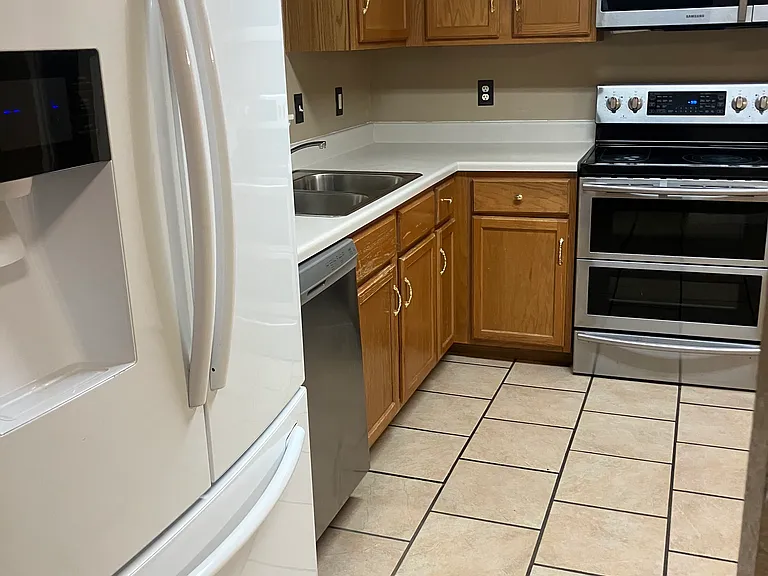 4502 Alleeta Dr — Photo 2