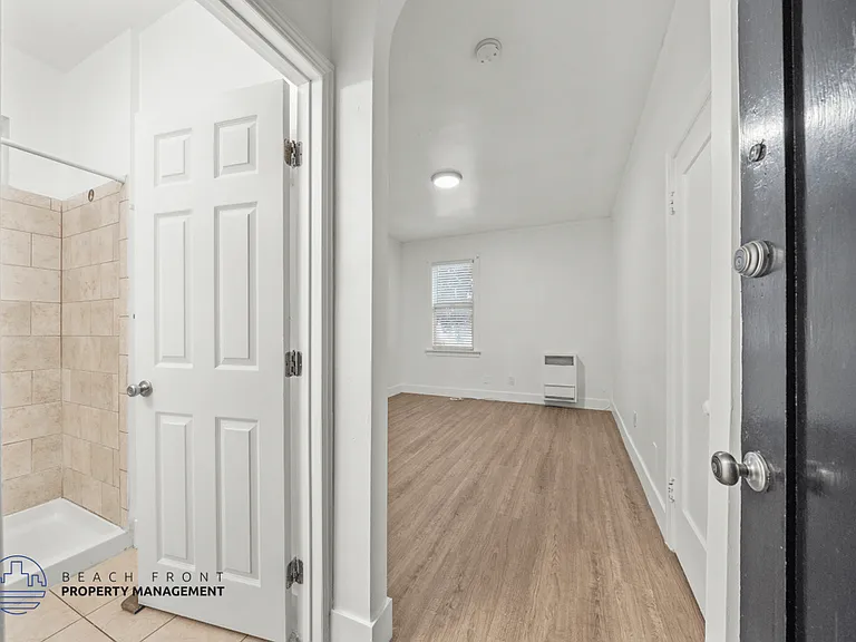 402 N. Soto St. — Photo 15