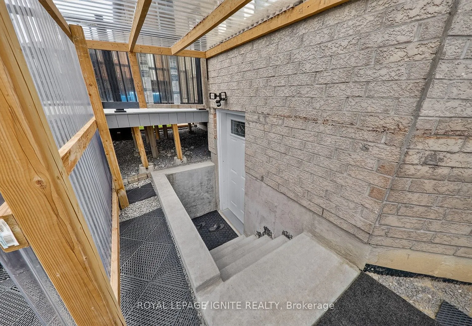 3 bed, $2,000 — Photo 4