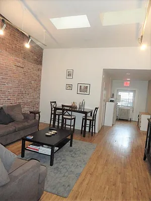 Rented by Bank Neary | media 19