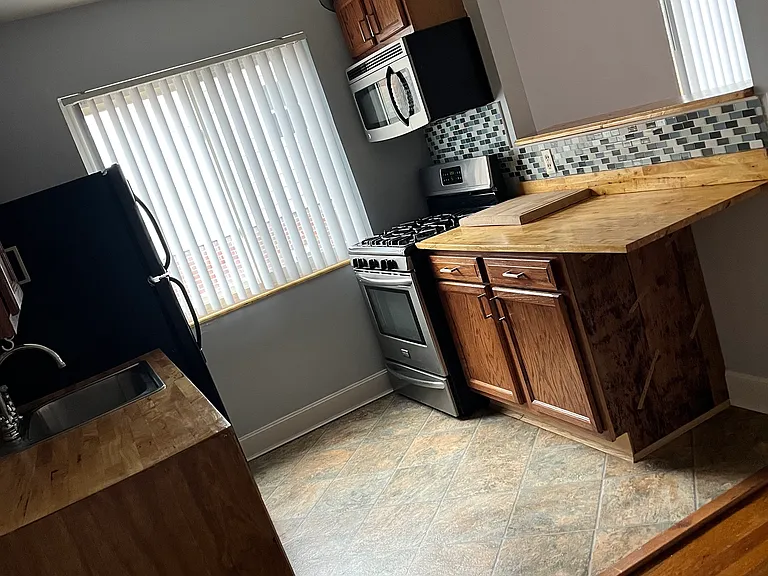 6122 Arnsby Pl #4 — Photo 4