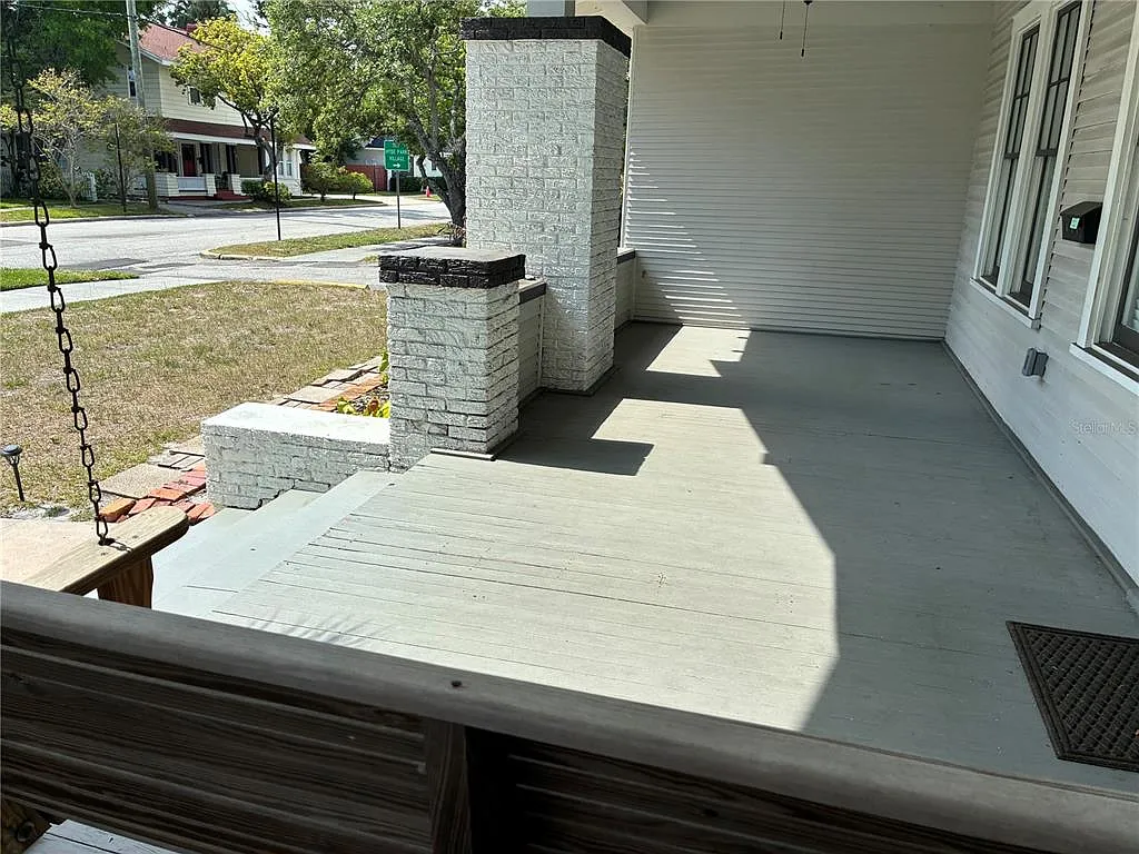 4 bed, 1.5 bath, 2595 sqft, $4,300 — Photo 3