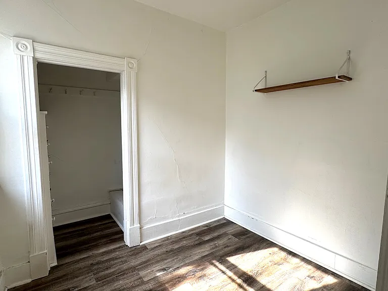 357 7th Ave S #4 — Photo 5