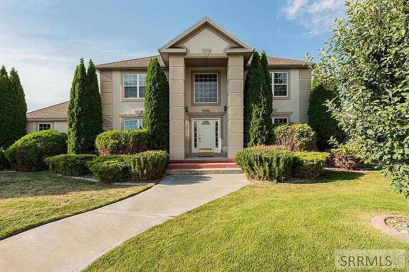 1st image of 394 Spyglass Cir