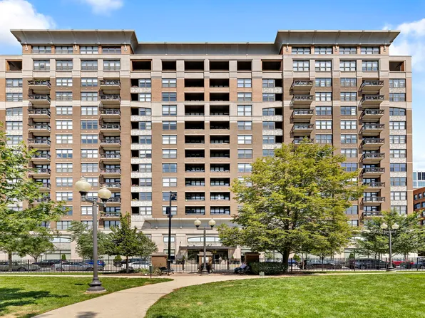 849 N Franklin St Unit 1210, Chicago, IL 60610