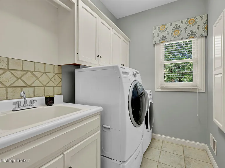 2603 Locust Hill Pl — Photo 34