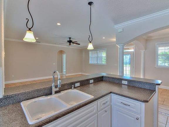 5th image of 2100 Saddlewood Dr
