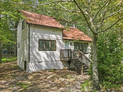 223 Wyalusing Dr, Pocono Lake, PA, 18347
