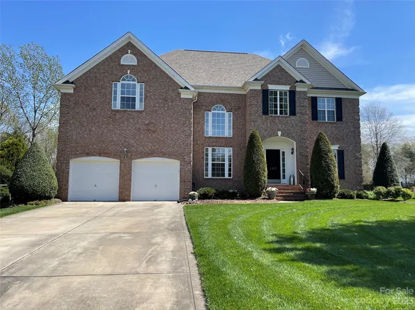 6017 The Meadows Ln, Harrisburg, NC 28075