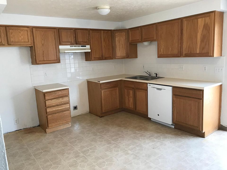 2nd image of 2040 Collyer St