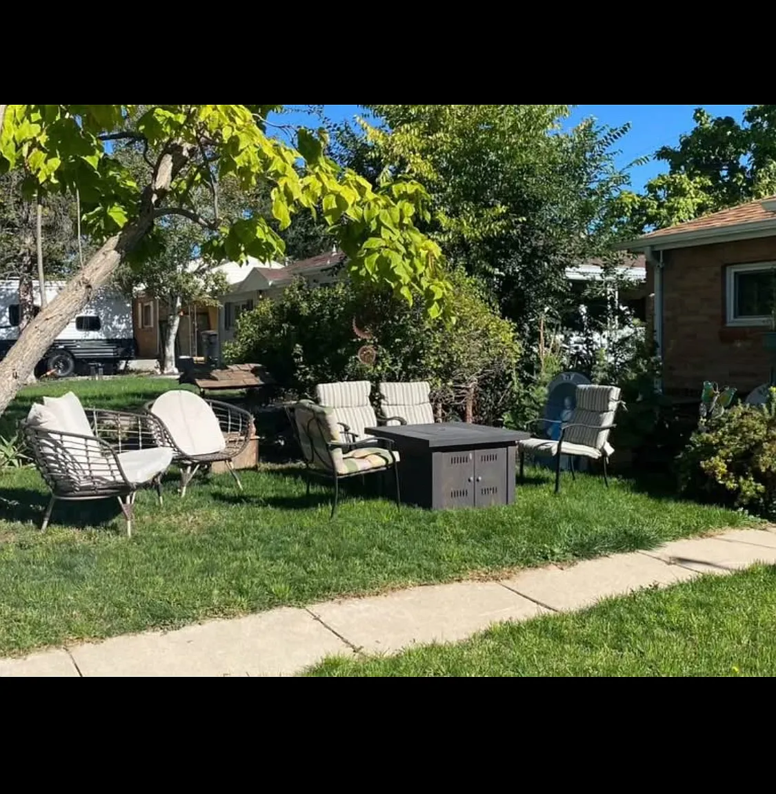 3 bed, 1890 sqft, $2,050 — Photo 2