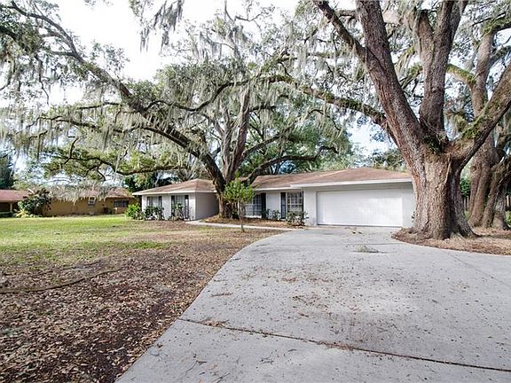 5th image of 1102 Meadowcrest Dr