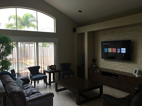 5th image of 3986 Torres Cir