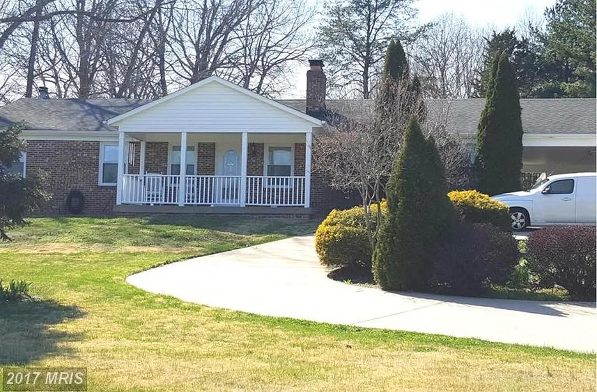 Building Photo - 12570 Dumfries Rd
