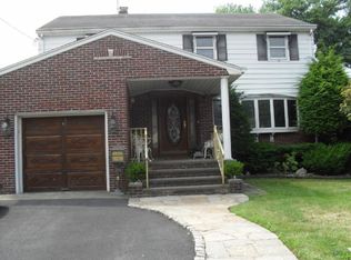 216 Elmwood Dr, Elmwood Park, NJ 07407