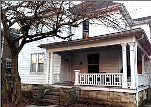 2nd image of 424 E 6th St
